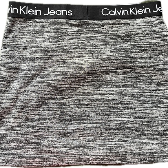 CALVIN KLEIN GREY ACID WASH MINI SKIRT - Picture 2 of 2